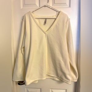 Cream/off white Old Navy fleece v-neck